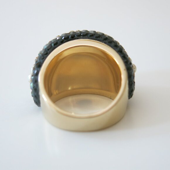 Swarovski Black and White Pearl Cocktail Ring Size 9 Used Once - Picture 3 of 4